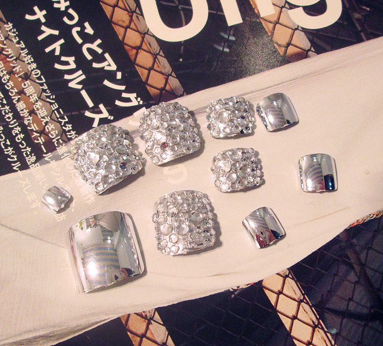 Luxury Rhinestone Toe Nails — 24-Piece Metallic Silver Set