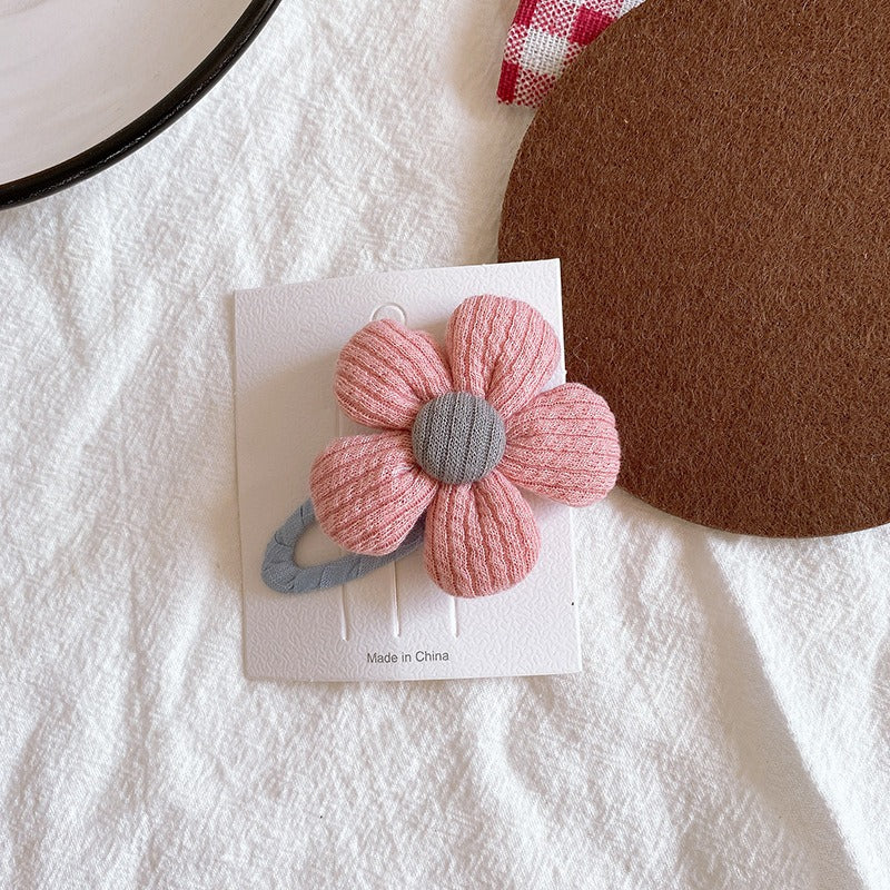 Children's Knitted Flower Hair Clips — Cute 3D Floral Accents