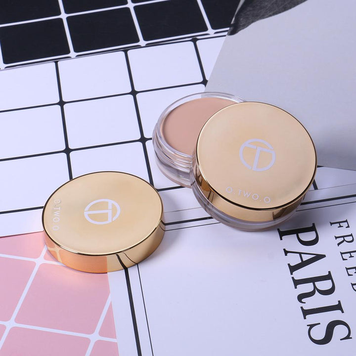 Full-Coverage Cream Concealer for Even-Looking Skin