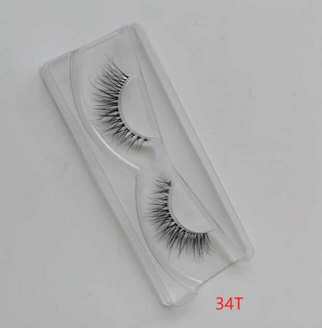 Natural False Eyelashes for Soft Everyday Definition