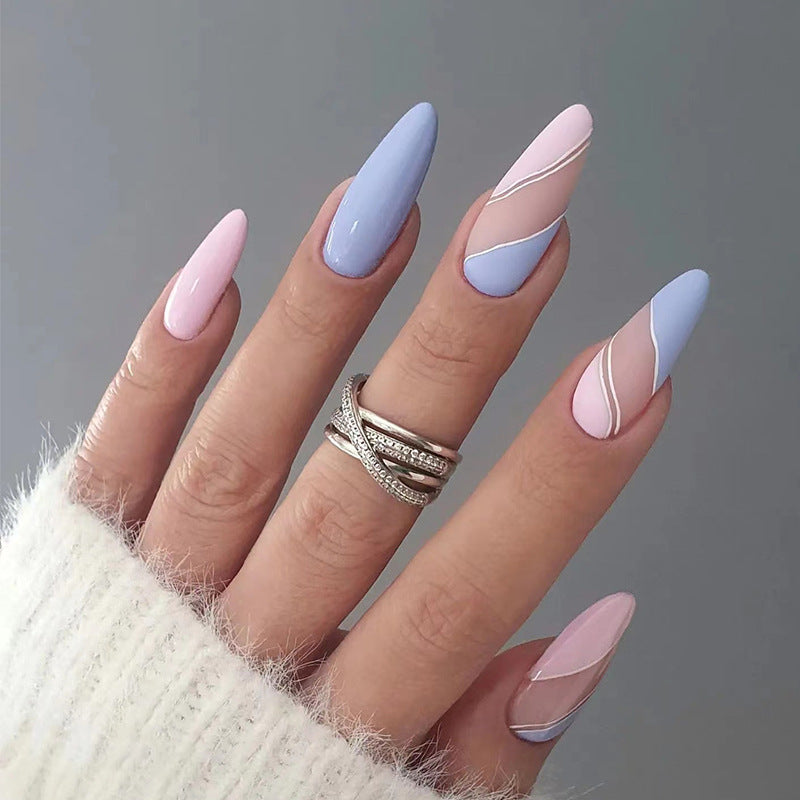 Contrasting Press-On Nails — Salon-Perfect Heart & Swirl