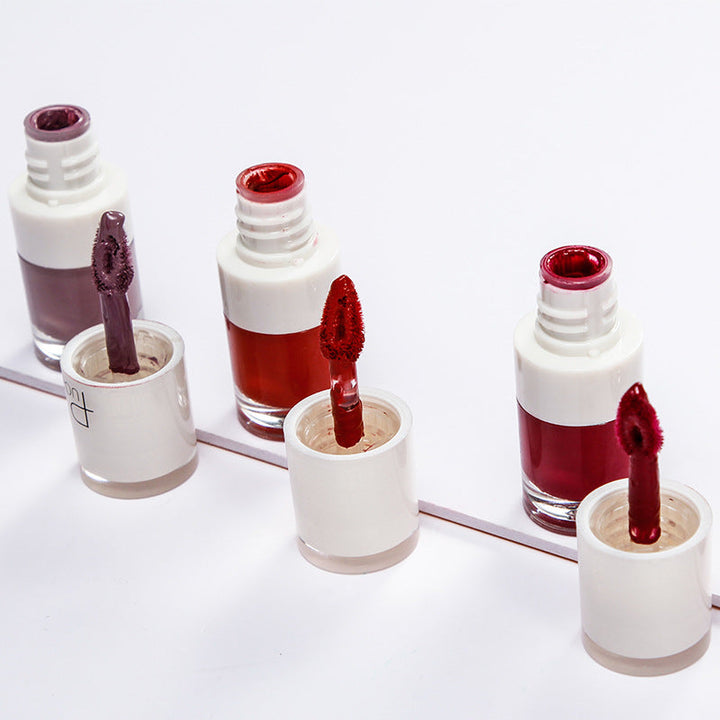 Liquid Lipstick with Vivid Red, Matte Color Payoff