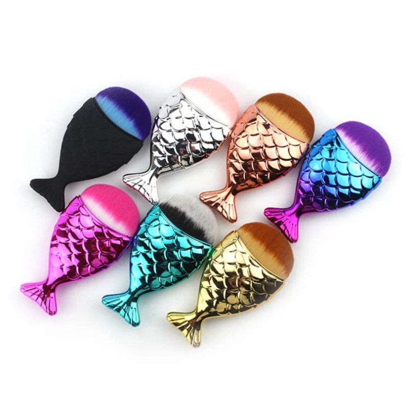 Mermaid Fish-Scale Makeup Brush — 7 Colors, Airbrushed Finish