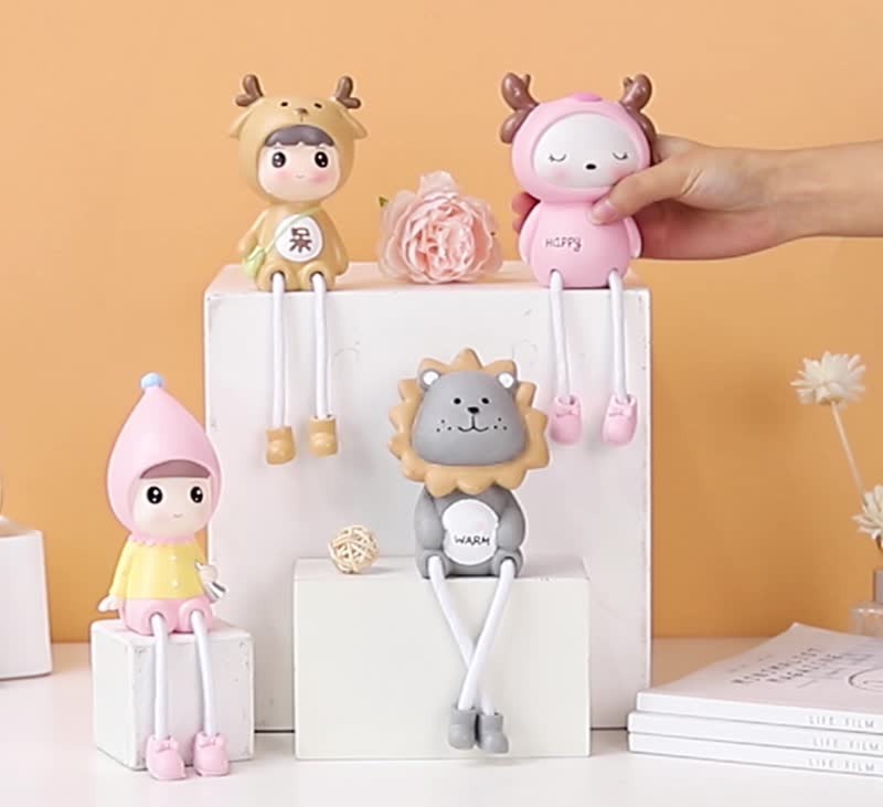 Kawaii Cartoon Hanging Dolls — Cute Shelf Sitters for Desk