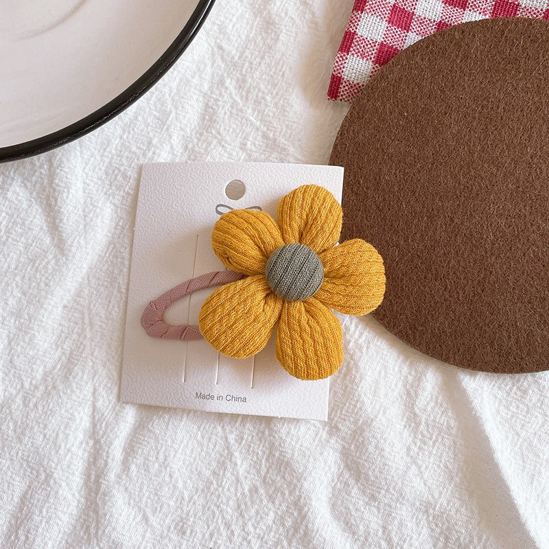 Children's Knitted Flower Hair Clips — Cute 3D Floral Accents