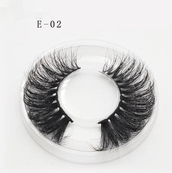 3D False Eyelashes for Soft, Wispy Glam Eye Volume