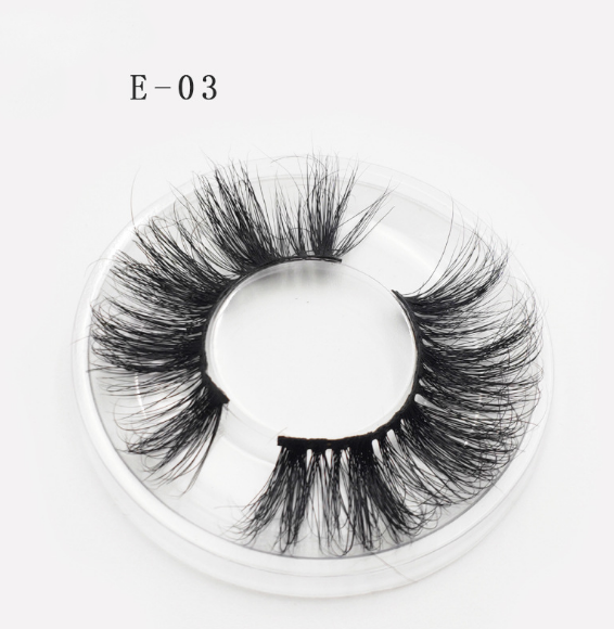 3D False Eyelashes for Soft, Wispy Glam Eye Volume