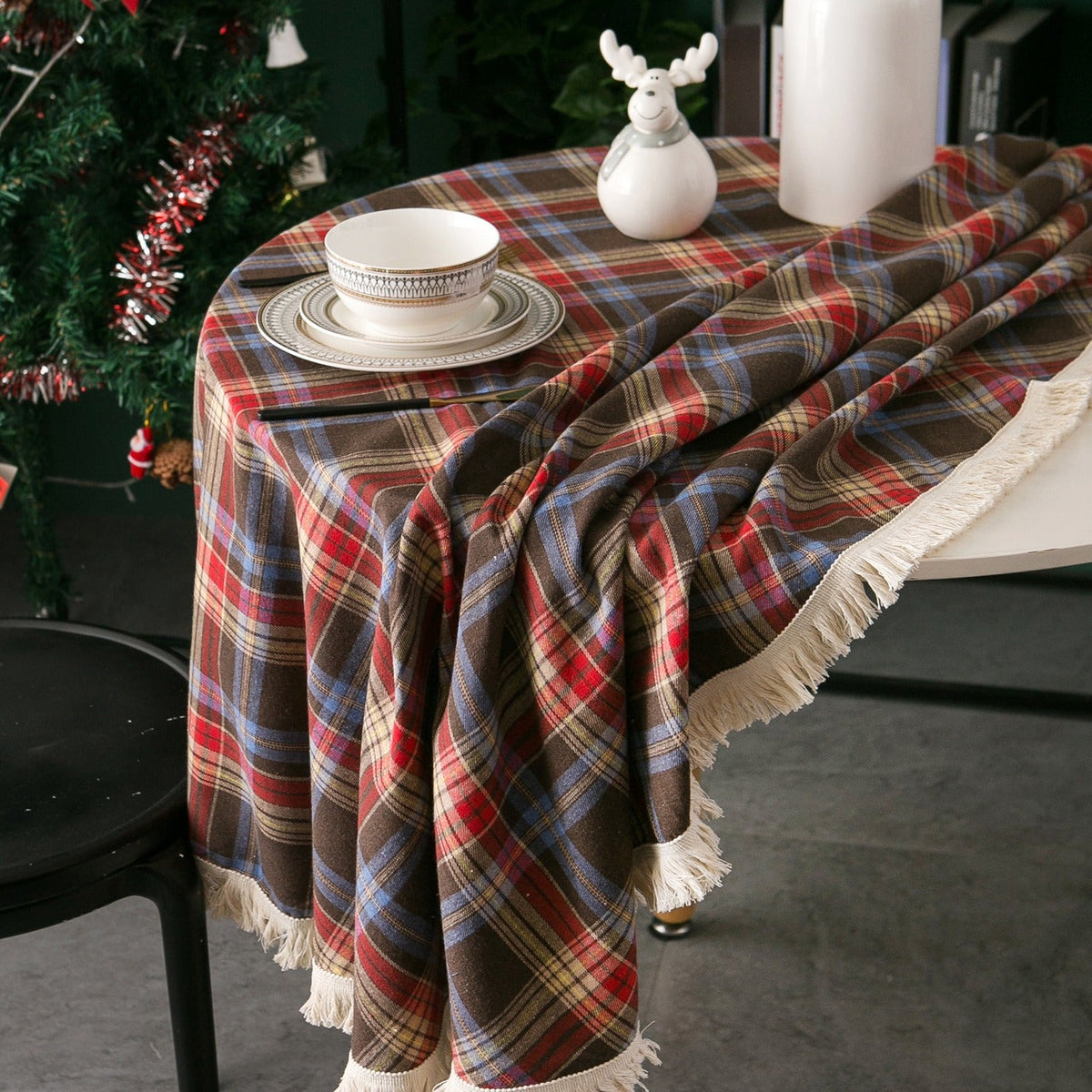 Plaid Christmas Tablecloth with Yarn-Dyed Tassel Fringe