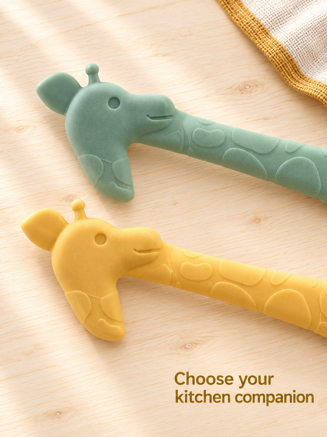 Giraffe Pizza Cutter with Stainless Steel Wheel and Handle