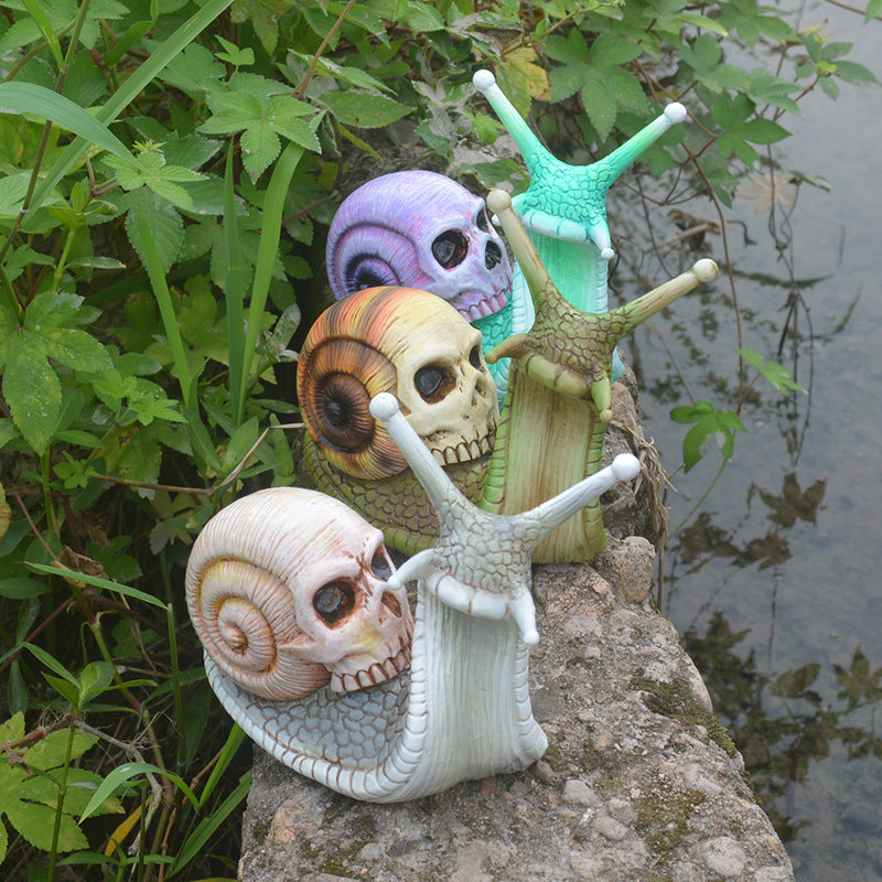 Skull Snail Sculpture: Gothic Halloween Garden Decor
