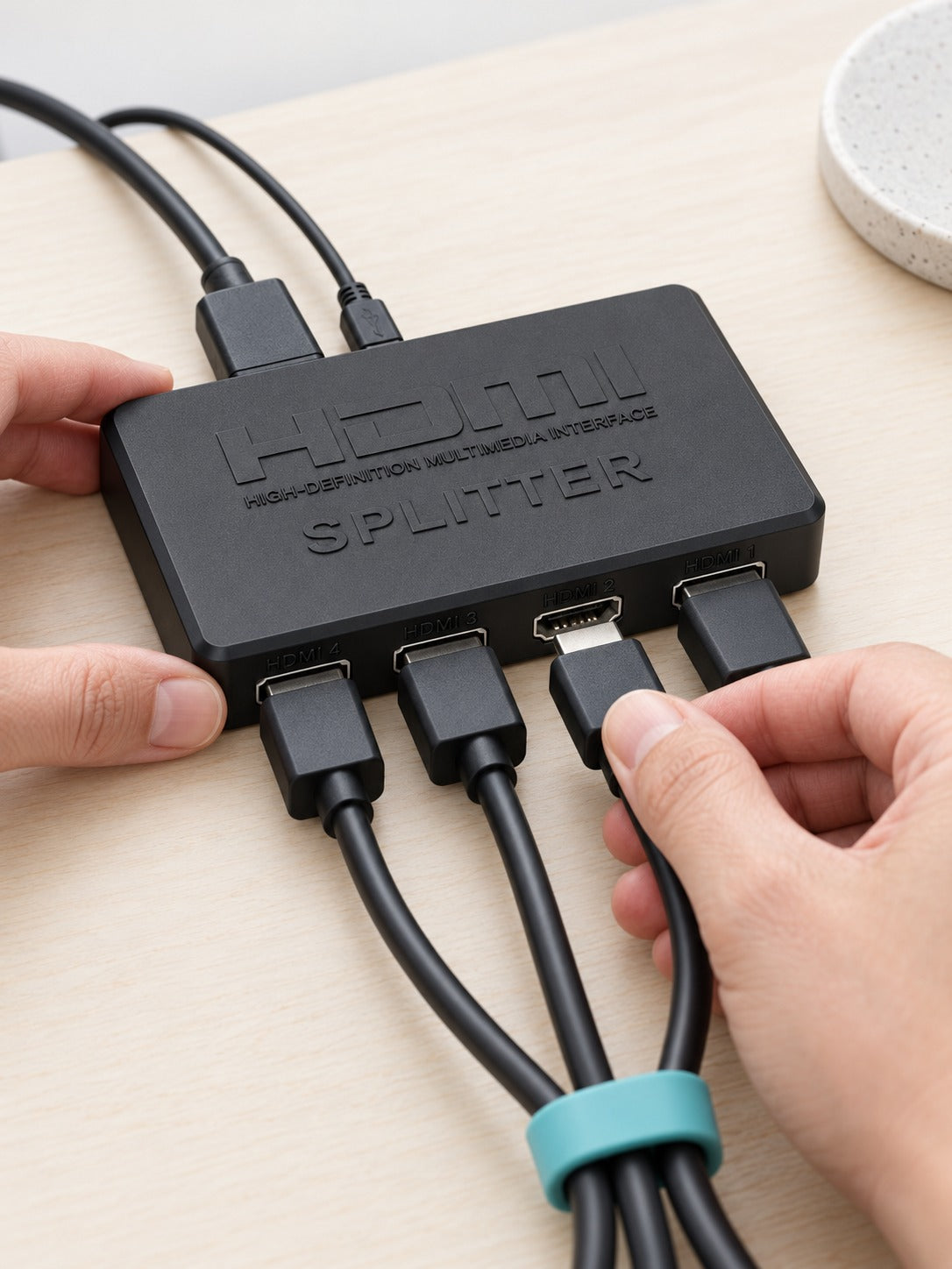 HDMI Splitter 1 to 4 4K, Show One Source on Four Screens