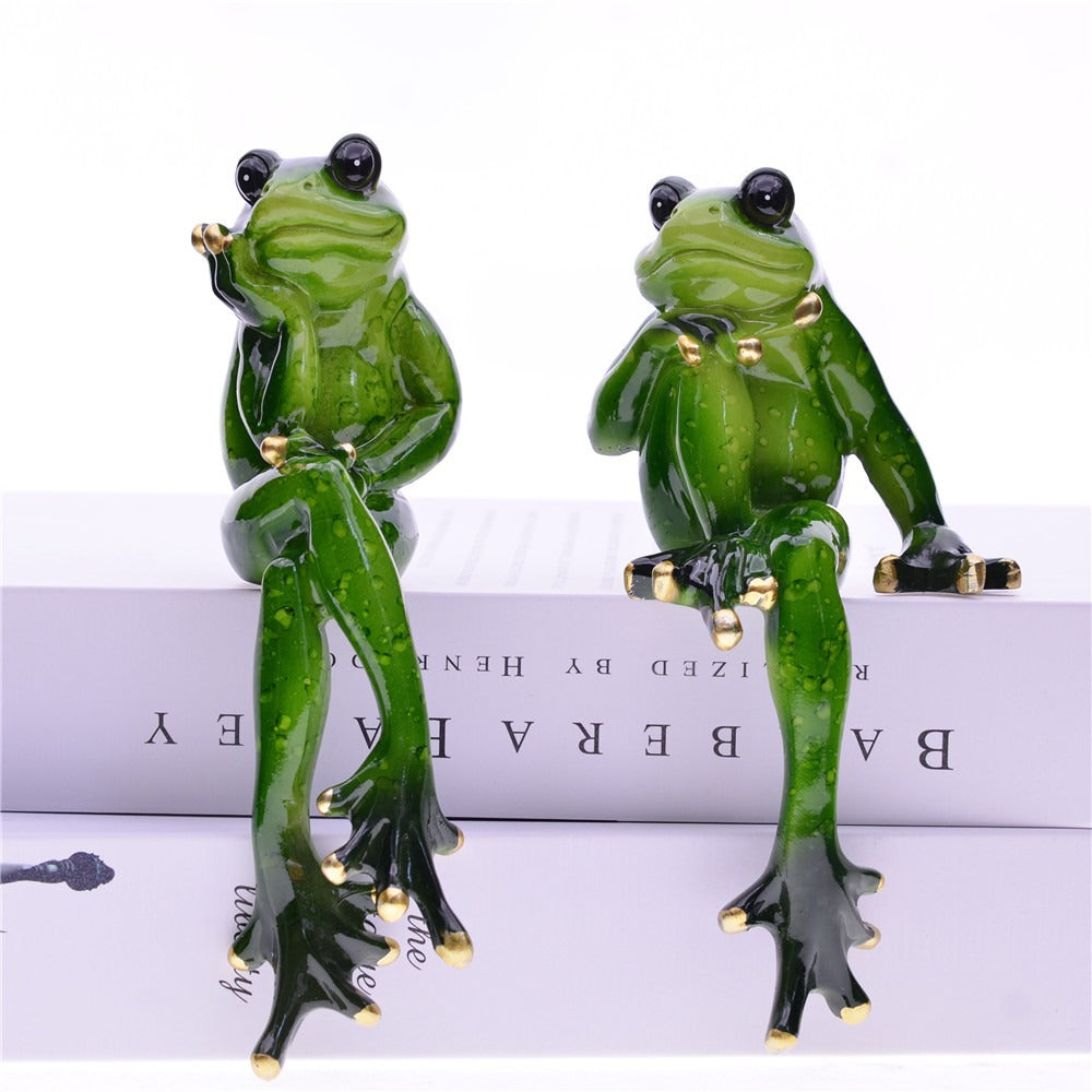 Frog Couple Resin Ornaments for Playful Home Decor