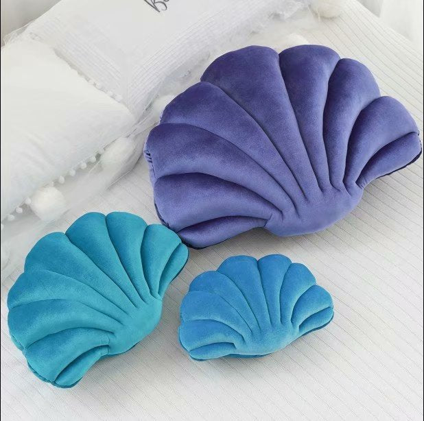 Sculptural Shell Cushion for Colorful Sofa Room Decor