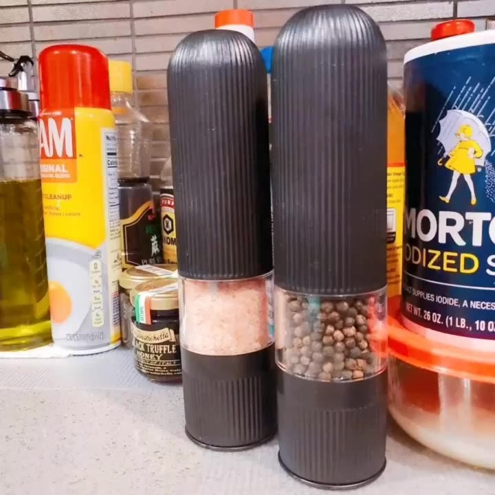 Electric Pepper Mill with Adjustable Coarseness Knob