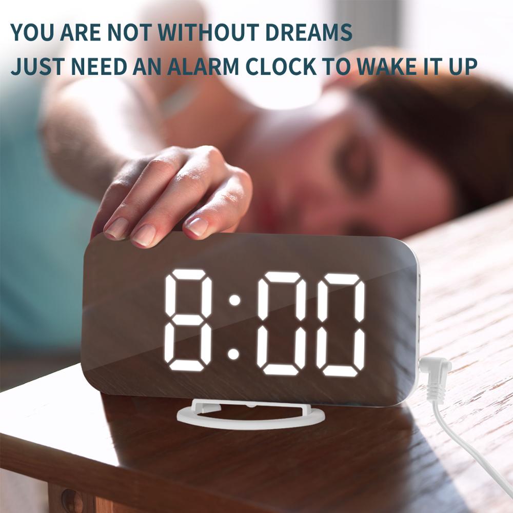 Digital Alarm Clock With USB Charging & Auto Dimming
