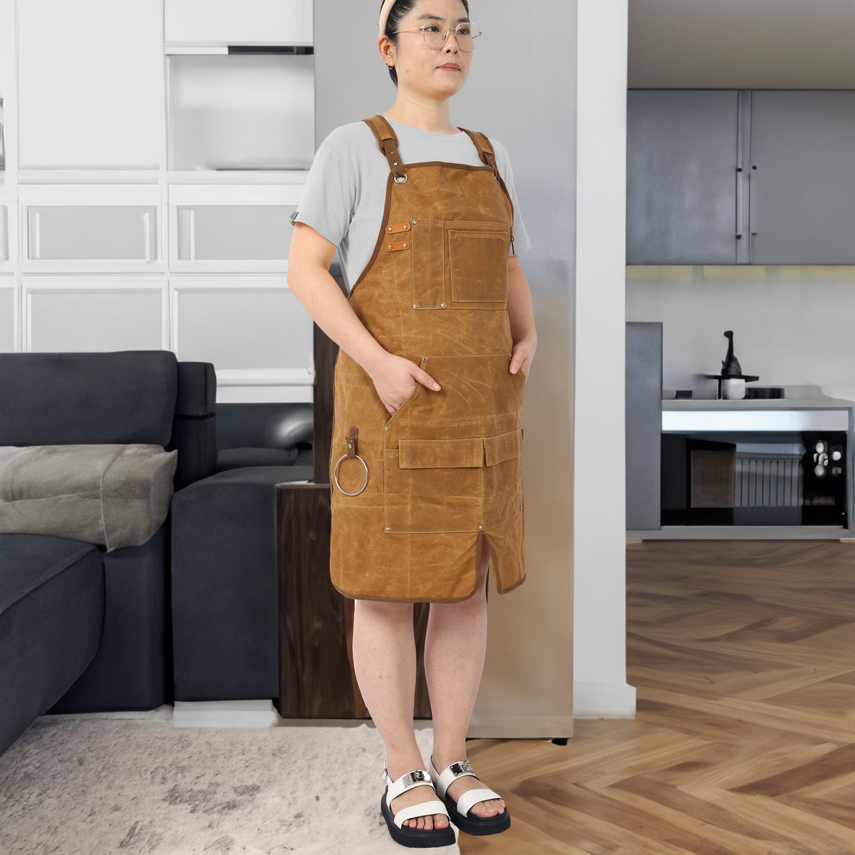 Heavy-Duty Waxed Canvas Carpenter Apron with Tool Pockets
