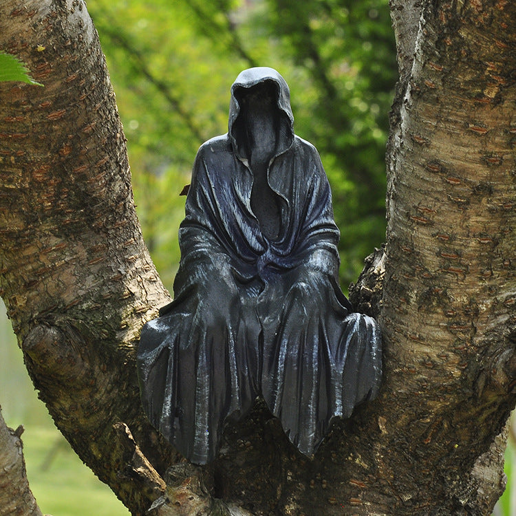 Gothic Garden Statue – Hooded Mystery Resin Ornament