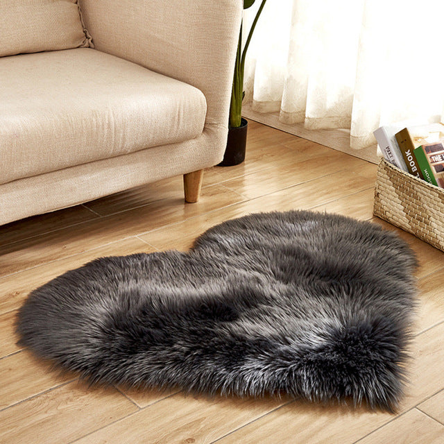 Heart-Shaped Faux Fur Rug for Cozy Bedroom Styling
