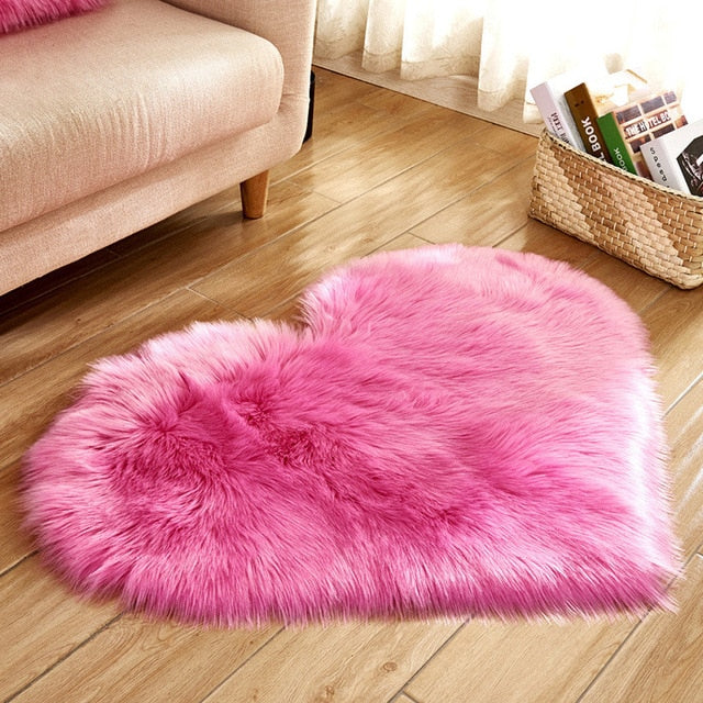 Heart-Shaped Faux Fur Rug for Cozy Bedroom Styling