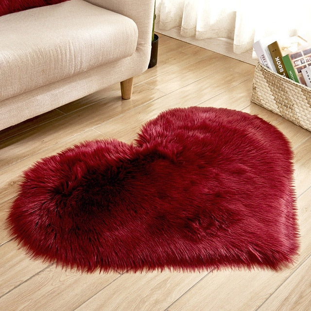 Heart-Shaped Faux Fur Rug for Cozy Bedroom Styling