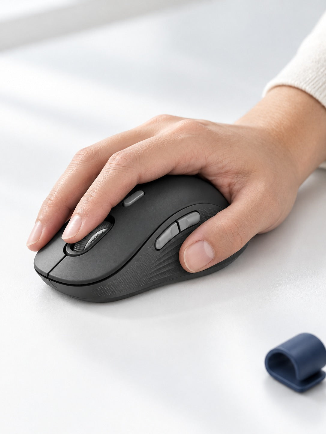 Quiet Ergonomic Wireless Mouse for Home Office Work