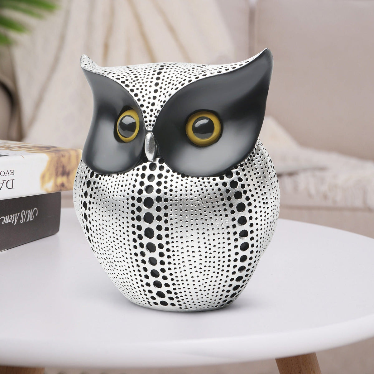 Minimalist Owl Resin Decor Accent for Modern Interiors