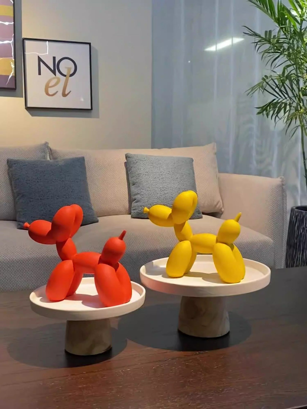 Balloon Dog Sculpture for Playful Modern Home Decor