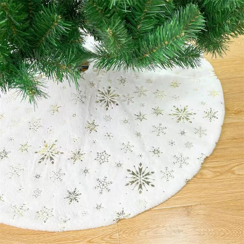 Plush Christmas Tree Skirt for Elegant Snowy Decor