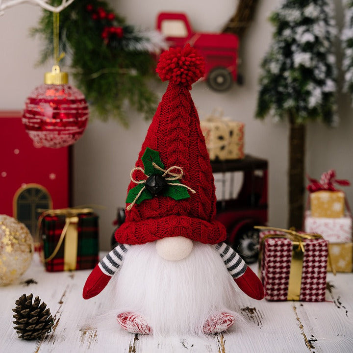 Illuminated Christmas Gnome Pair for Warm Holiday Glow