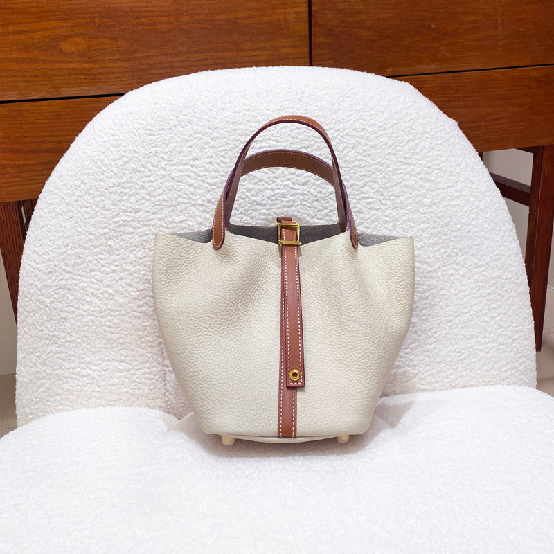 Leather Bucket Bag With Classic Everyday Elegance