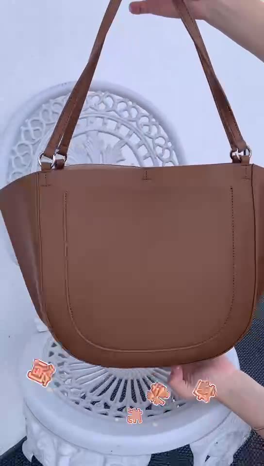 Leather-Look Women's Shoulder Bag for Daily Essentials