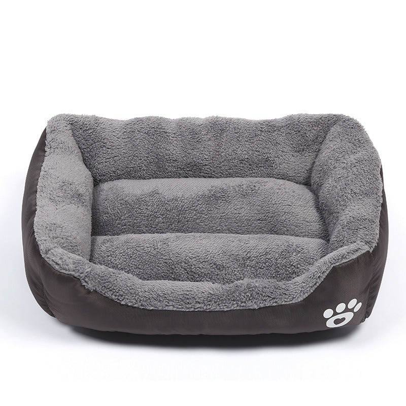 Fleece Pet Bed with Waterproof Bottom for Cozy Rest