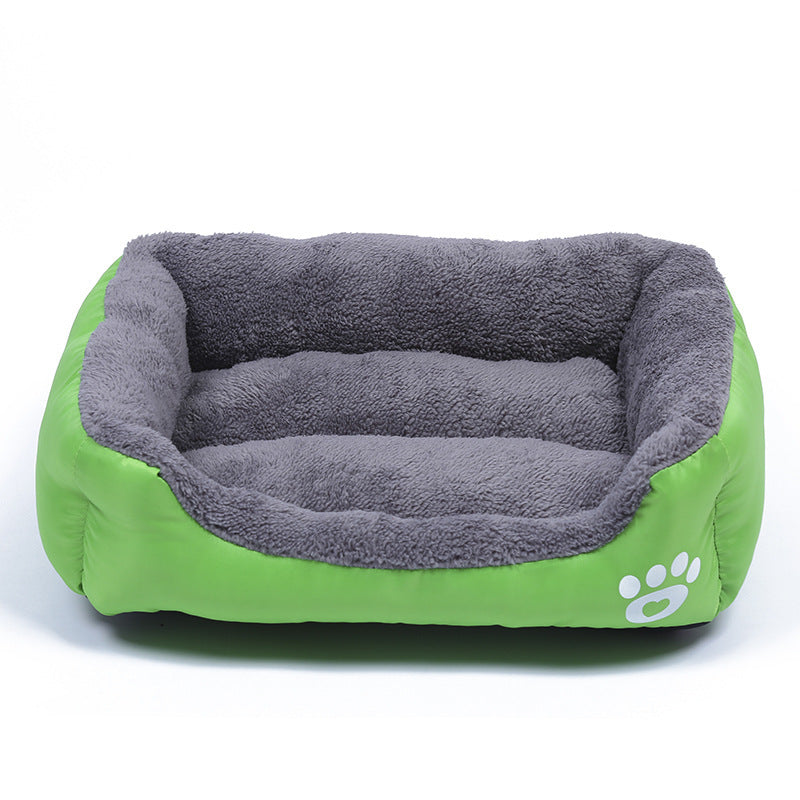 Fleece Pet Bed with Waterproof Bottom for Cozy Rest