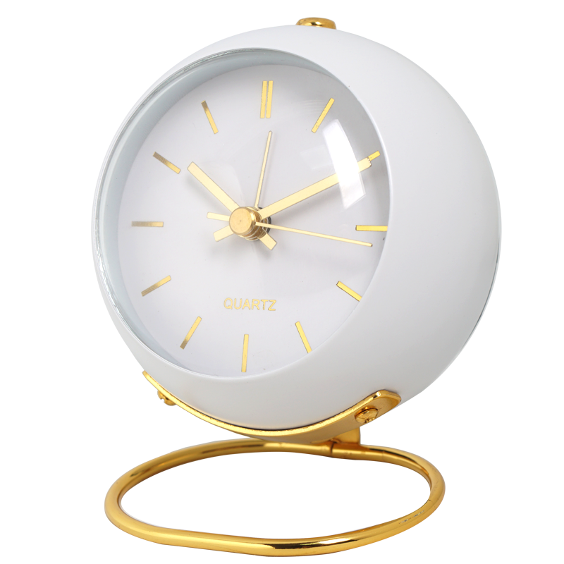 Nordic Desk Clock With Charming Analog Time Display