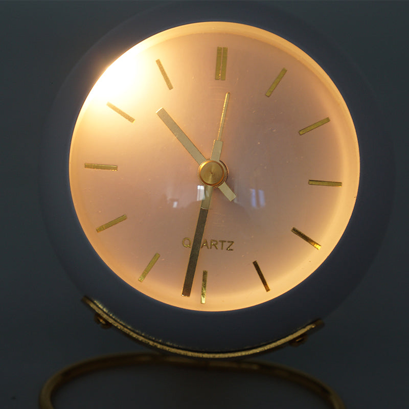 Nordic Desk Clock With Charming Analog Time Display