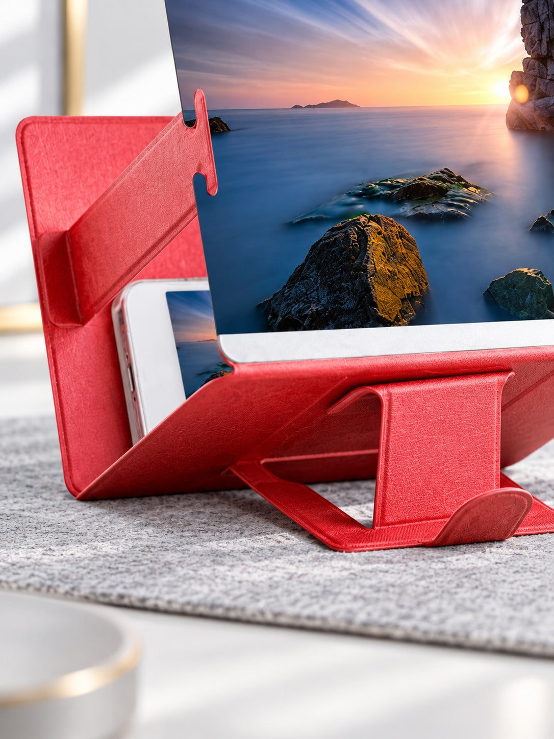 Phone Screen Magnifier Stand for Easy Video Viewing