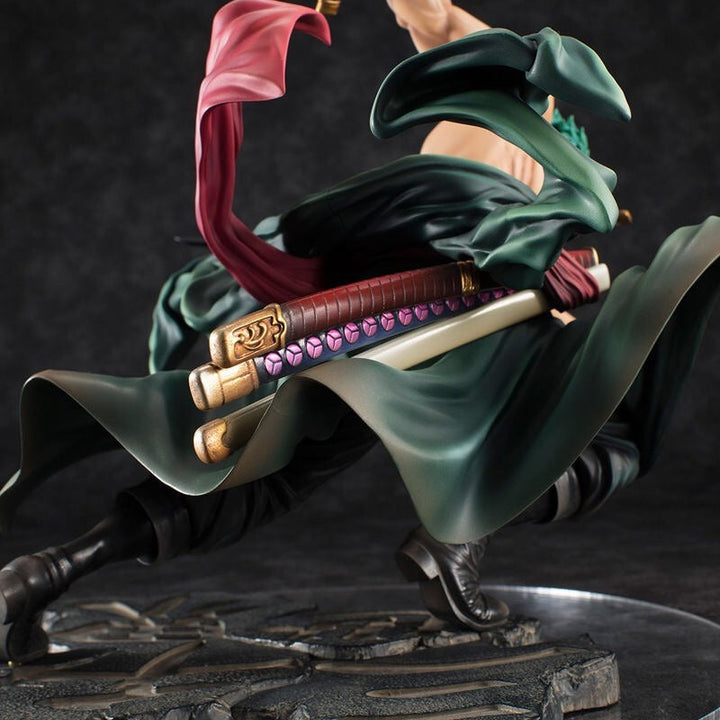 Anime Collectible Figure: Three-Sword Solon Display