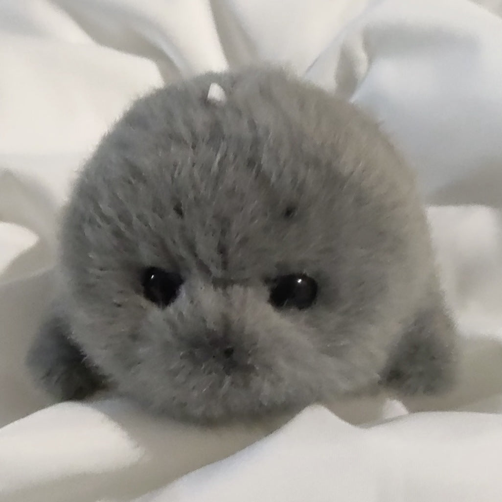 Plush Seal Pendant Bag Charm – Cute Fuzzy Companion Gift
