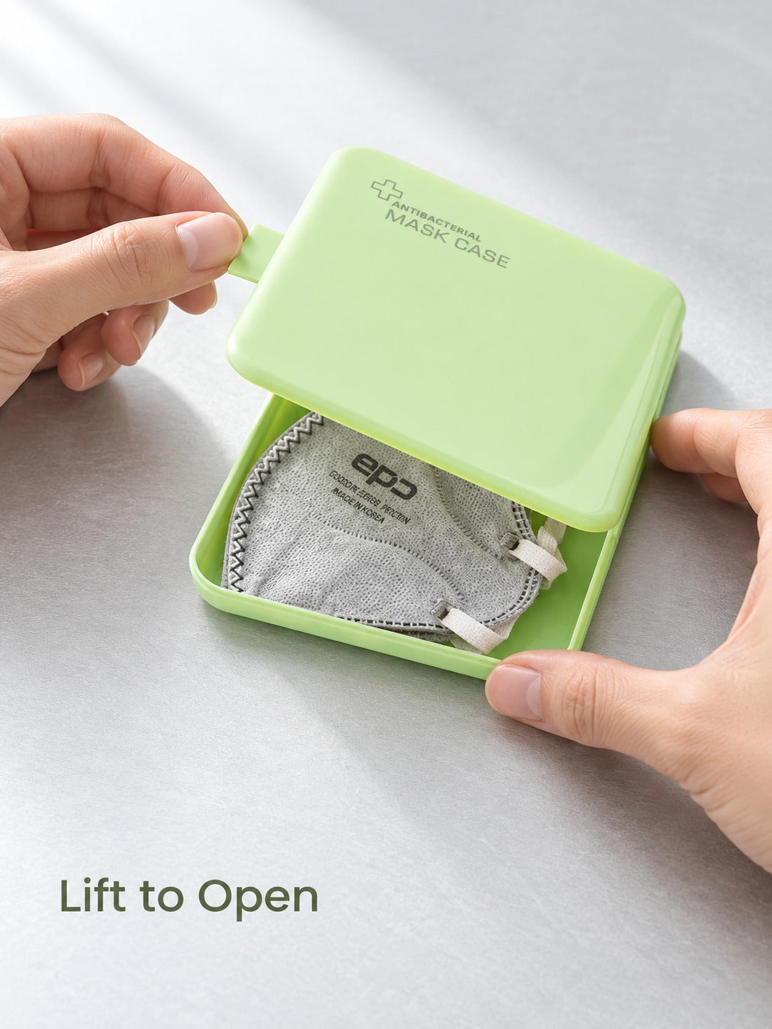 Portable Face Mask Storage Box That Keeps Masks Clean