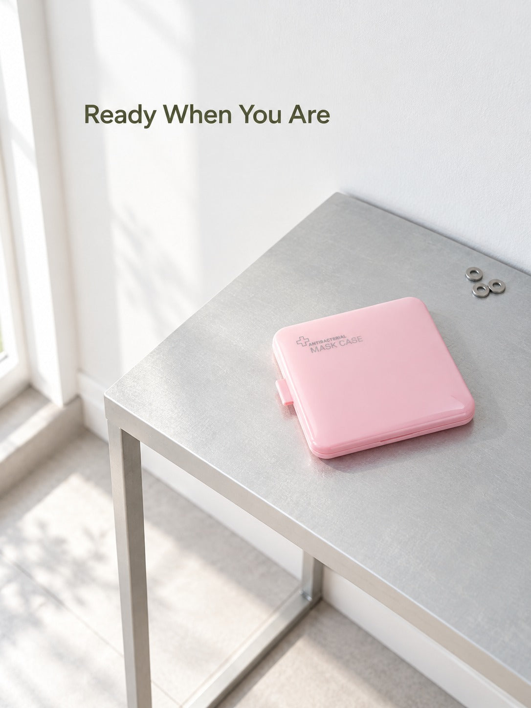 Portable Face Mask Storage Box That Keeps Masks Clean