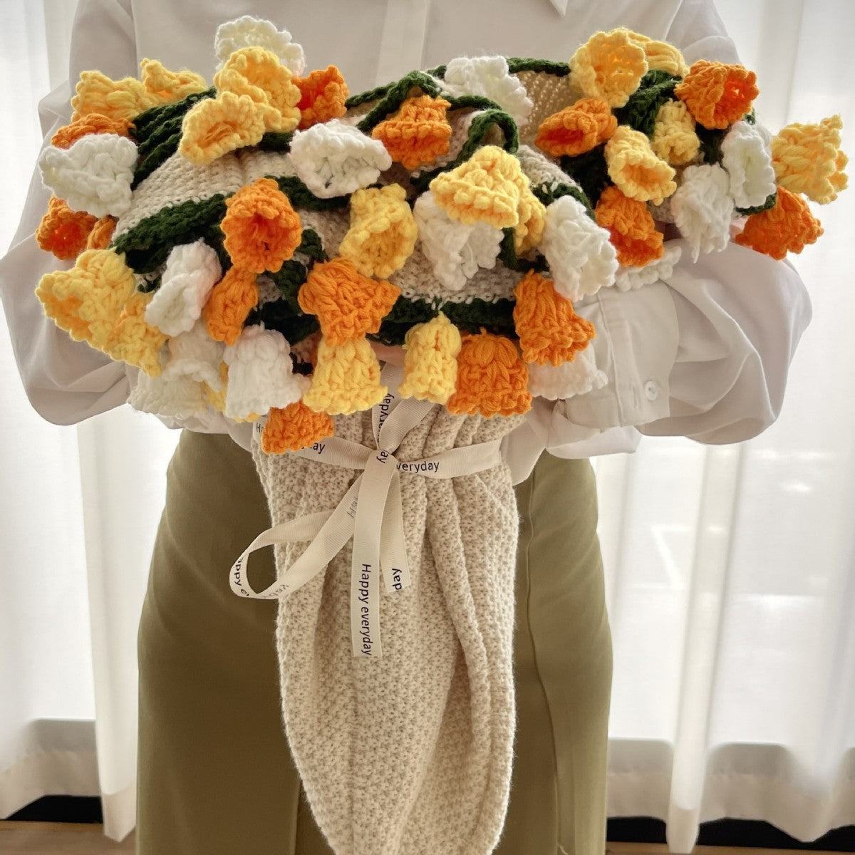 Rose Bouquet Blanket – Handwoven Floral Cozy Decor