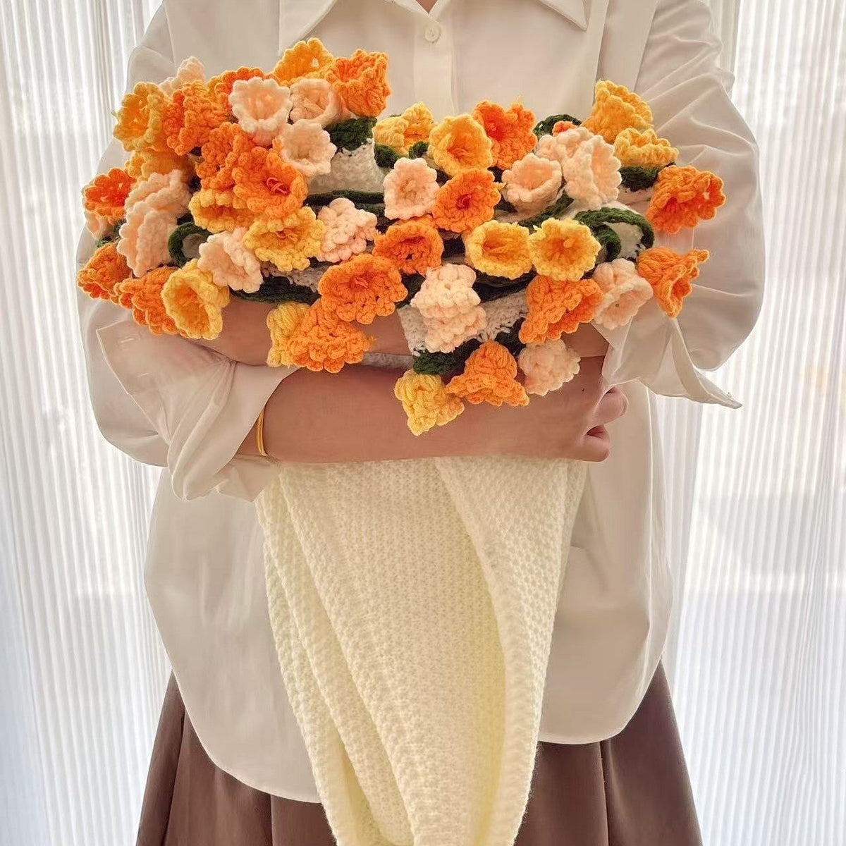 Rose Bouquet Blanket – Handwoven Floral Cozy Decor