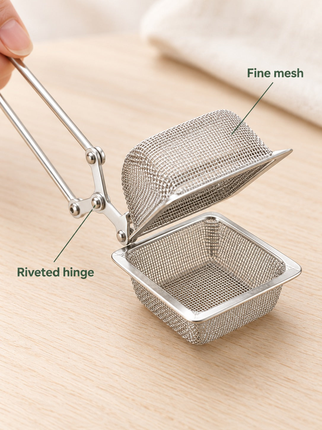 Fine Mesh Stainless Steel Tea Strainer With Rim Hook
