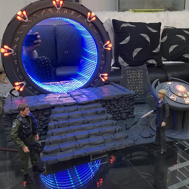 Stargate Luminous Display Ornament for Sci-Fi Shelves