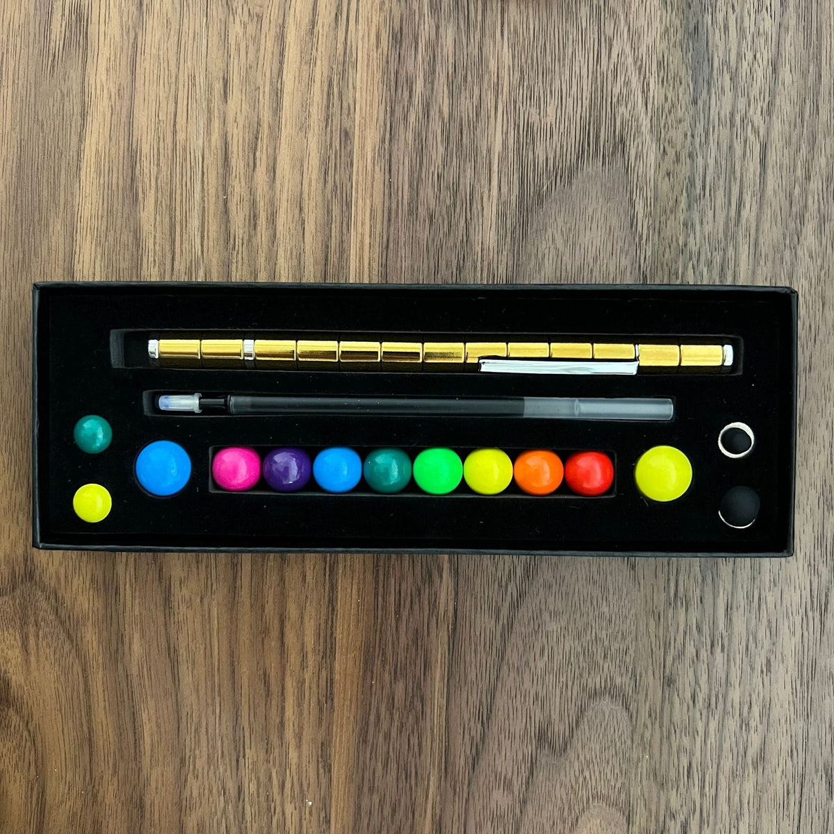 Magnetic Fidget Pen for Creative 3D Shape Building