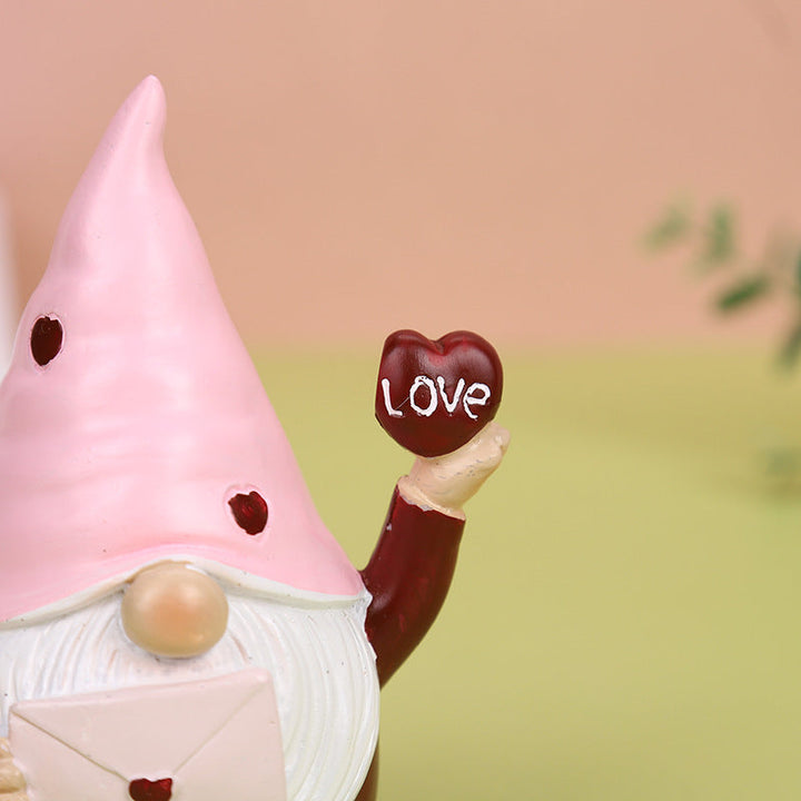 Valentine's Day Dwarf Ornament for Romantic Desk Decor