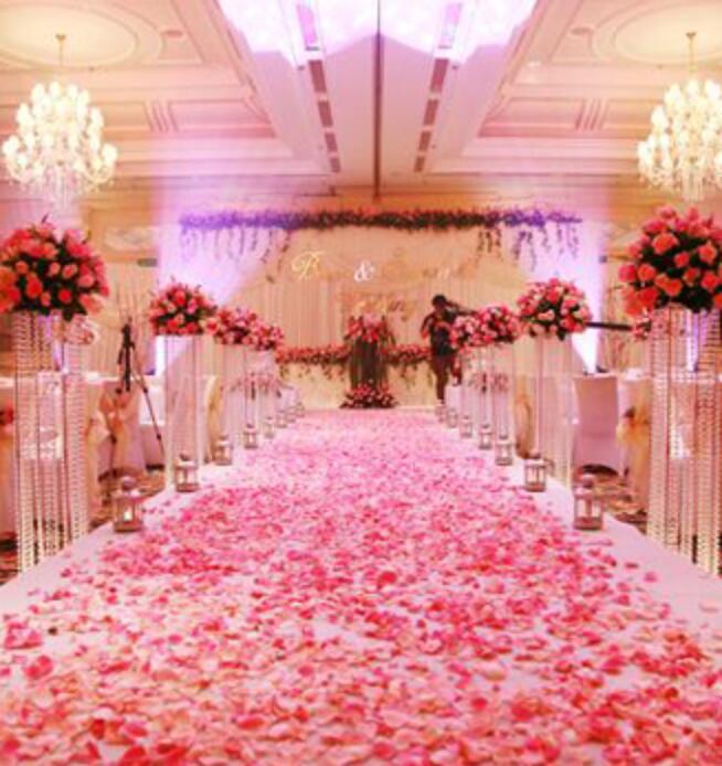 Artificial Rose Petals for Romantic Wedding Decorations
