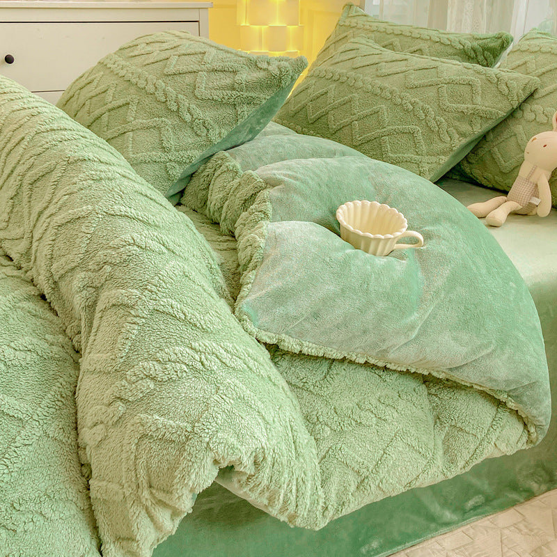 Full-Size Winter Flannel Bedding Set for Cozy Warmth