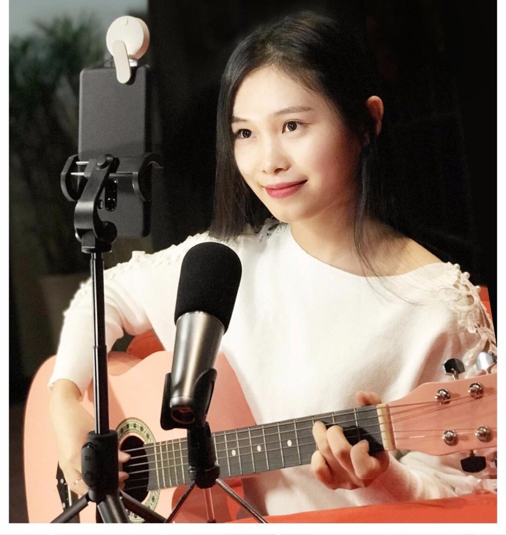 Xiaomi Mijia Clip-On Fill Light for Flattering Selfies