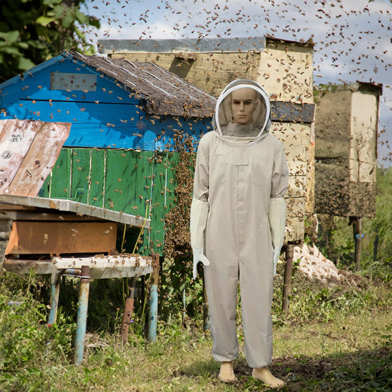 Full-Body Beekeeping Suit with Ventilated Mesh Veil
